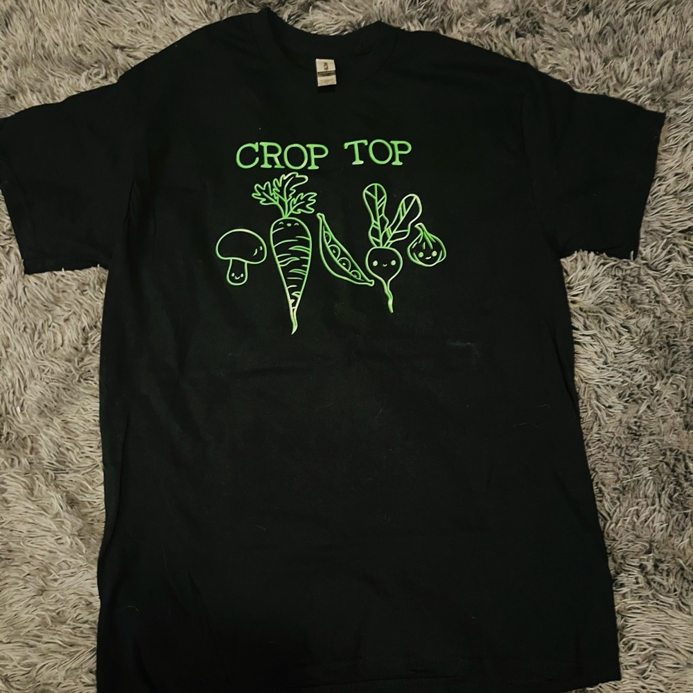 Gildan Black unisex Crop Top Tee with Green Vegetable Design